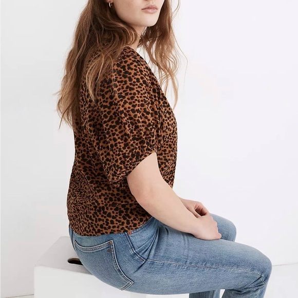 Madewell Balloon-Sleeve Button-Up Top in Painted Leopard - Picture 2 of 10